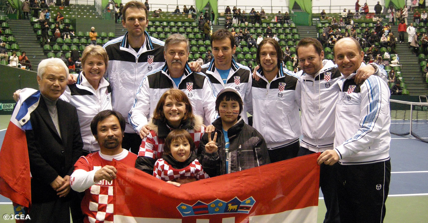 2012年デビスカップにて（ 左端、故・小島弘クロアチア共和国名誉領事 ）